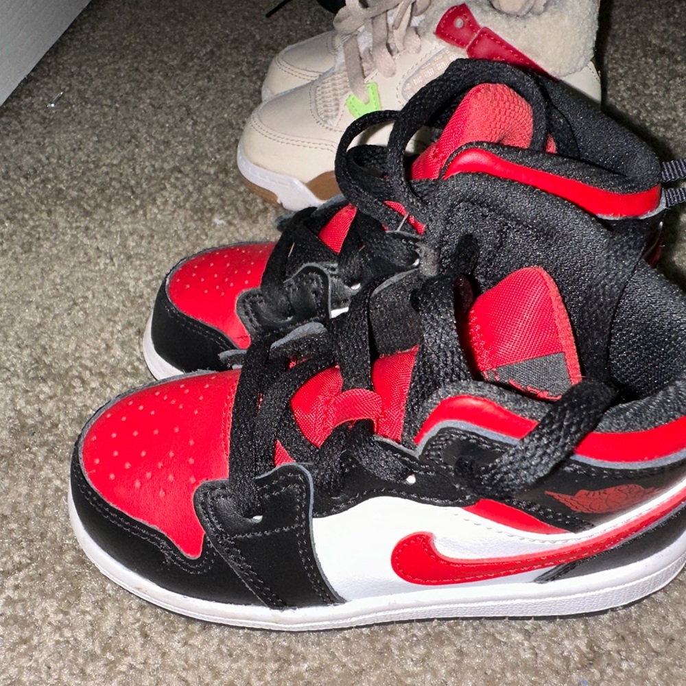 Toddler Red and white black Jordan